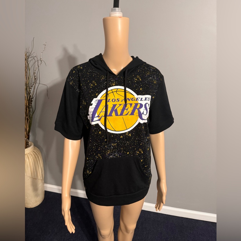 NBA LOS ANGELES LAKERS MEN’s SHORT SLEEVE HOODIE T-SHIRT SIZE SMALL